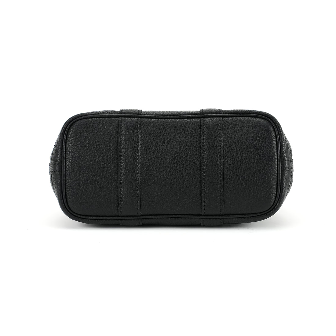 Flat reinforced base of black leather snap tote