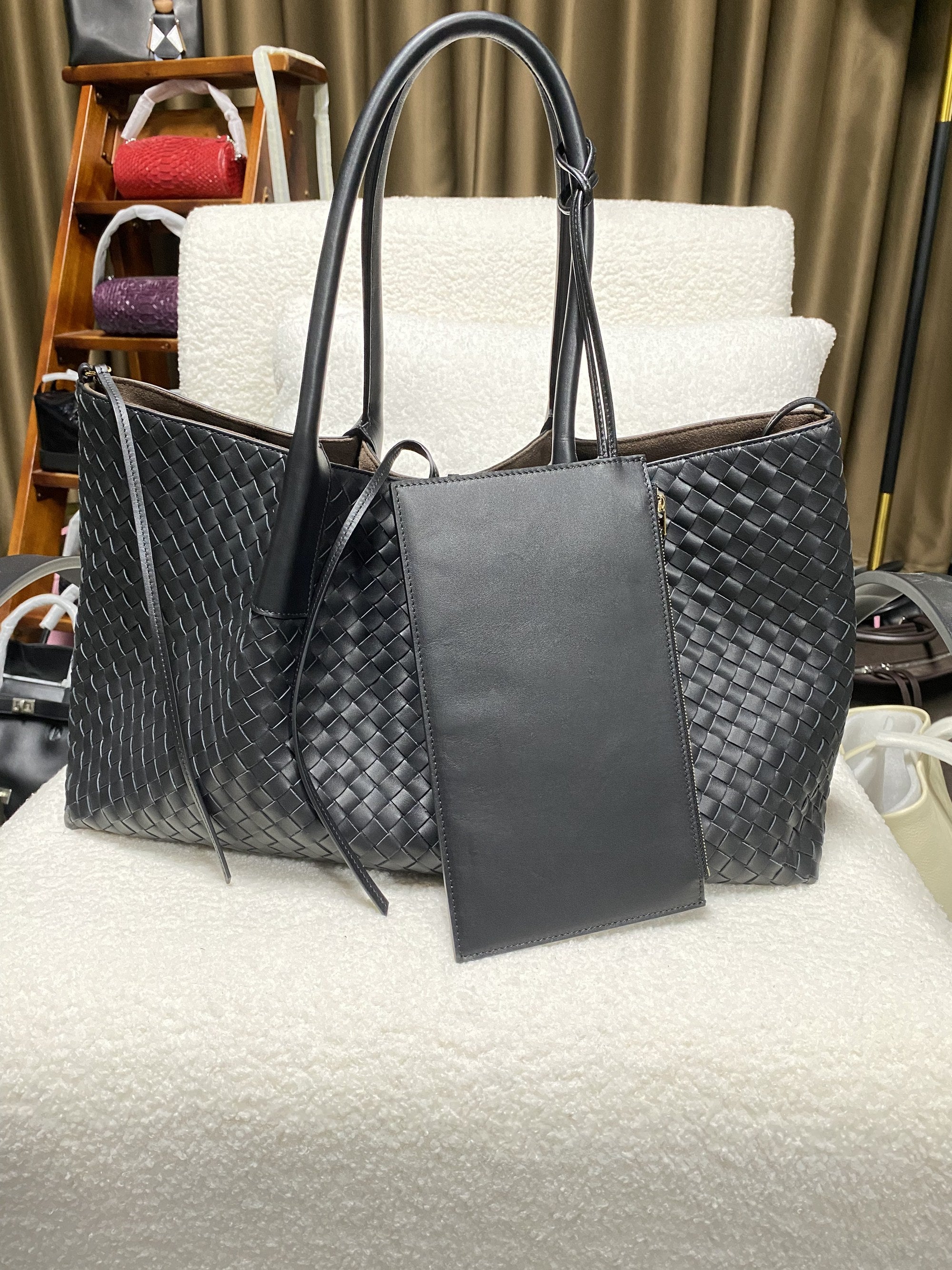 Large Top-Grain Cowhide Woven Tote with Detachable Pouch – Black