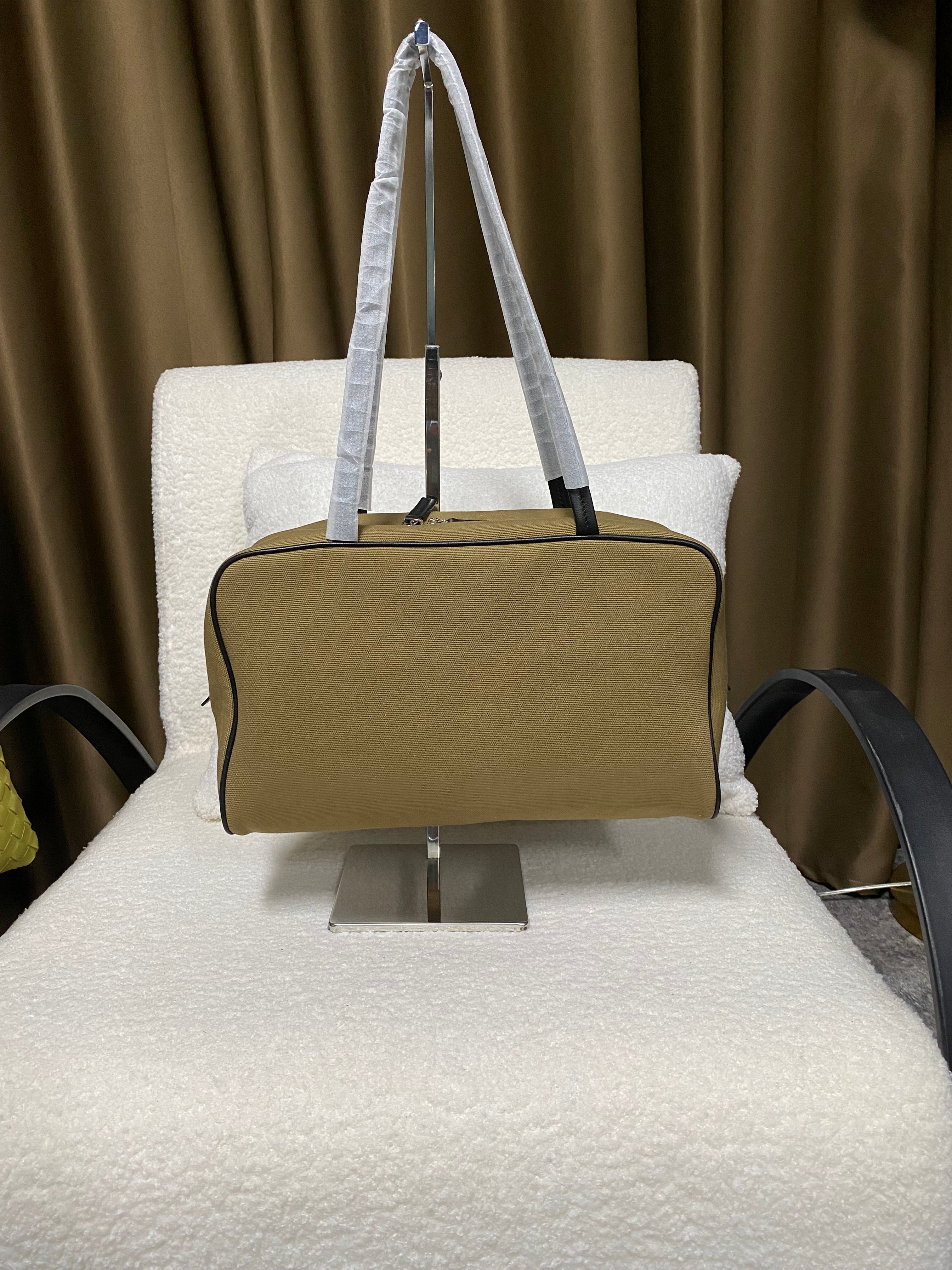 Canvas & Lambskin Minimalist Lightweight Commuter Tote