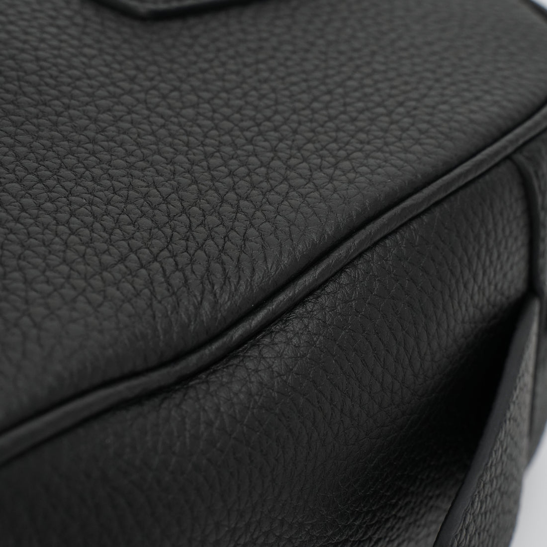 Elegant minimalist full-grain cowhide bag