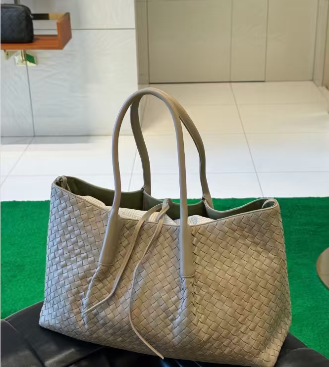 Large Top-Grain Cowhide Woven Tote with Detachable Pouch – Black