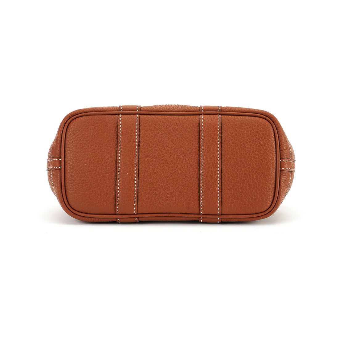 Flat reinforced base of cognac leather snap tote