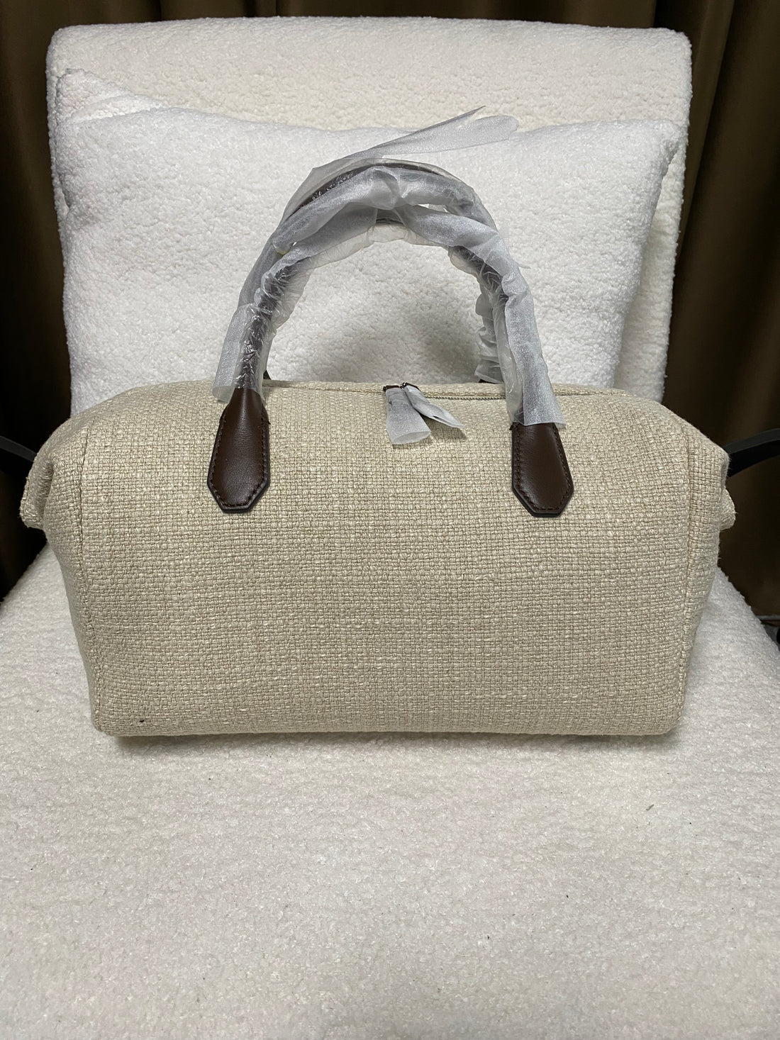 Off-white linen Boston bag back view