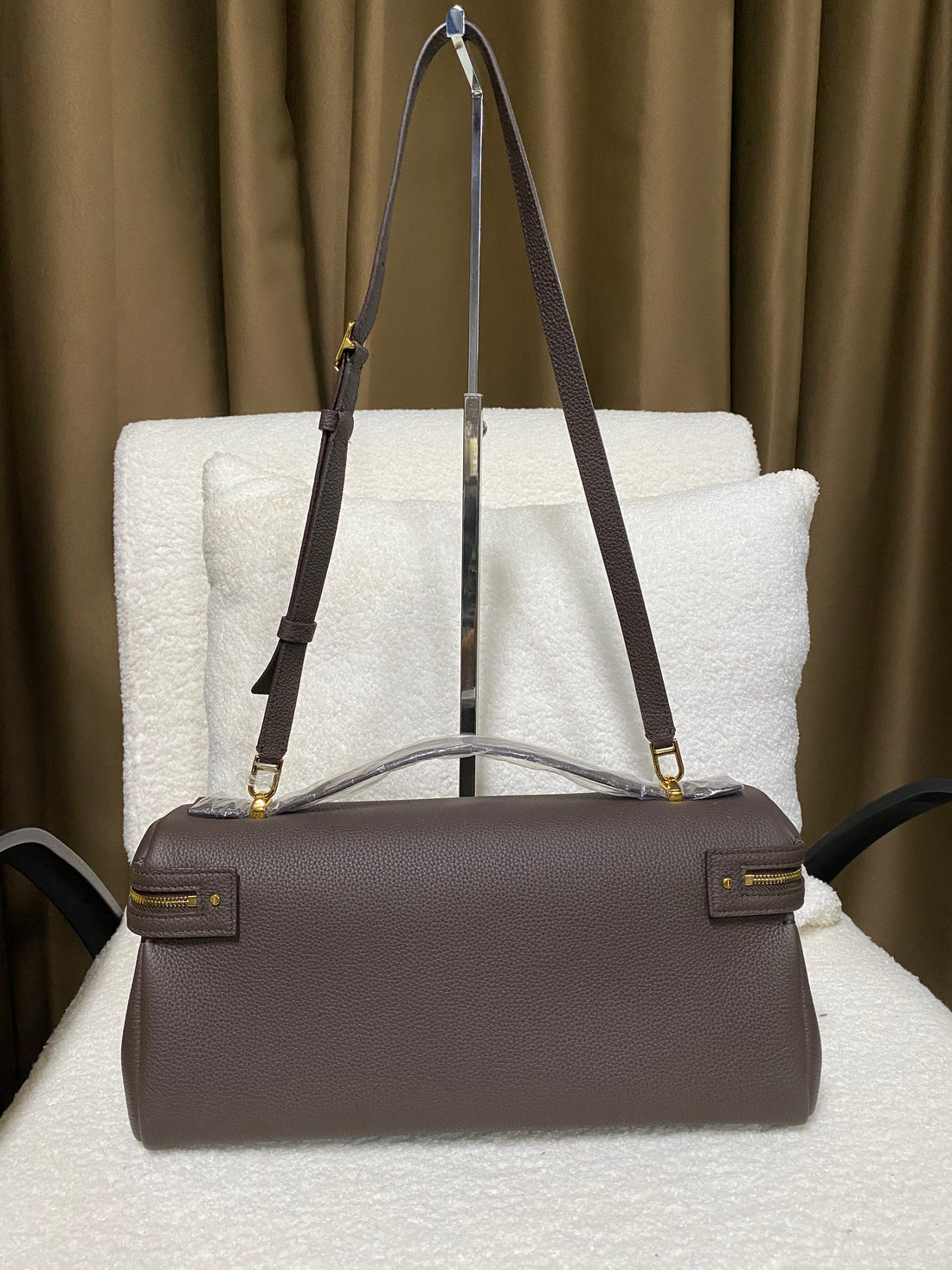 Coffee brown structured leather handbag back view
