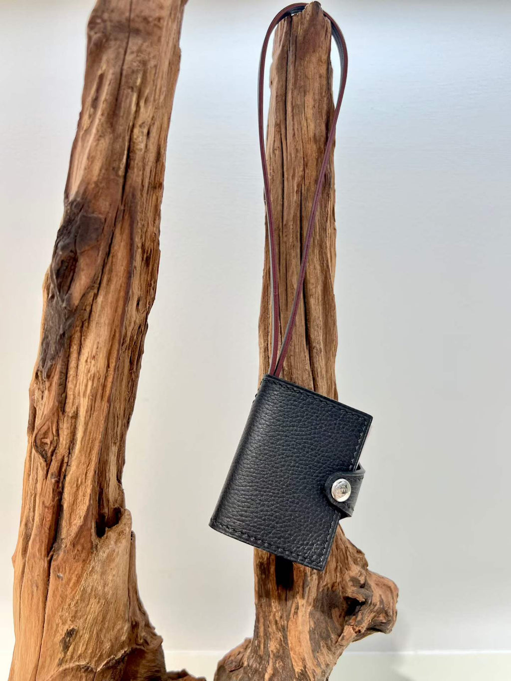 Black hand-stitched first-layer leather mini notebook bag charm
