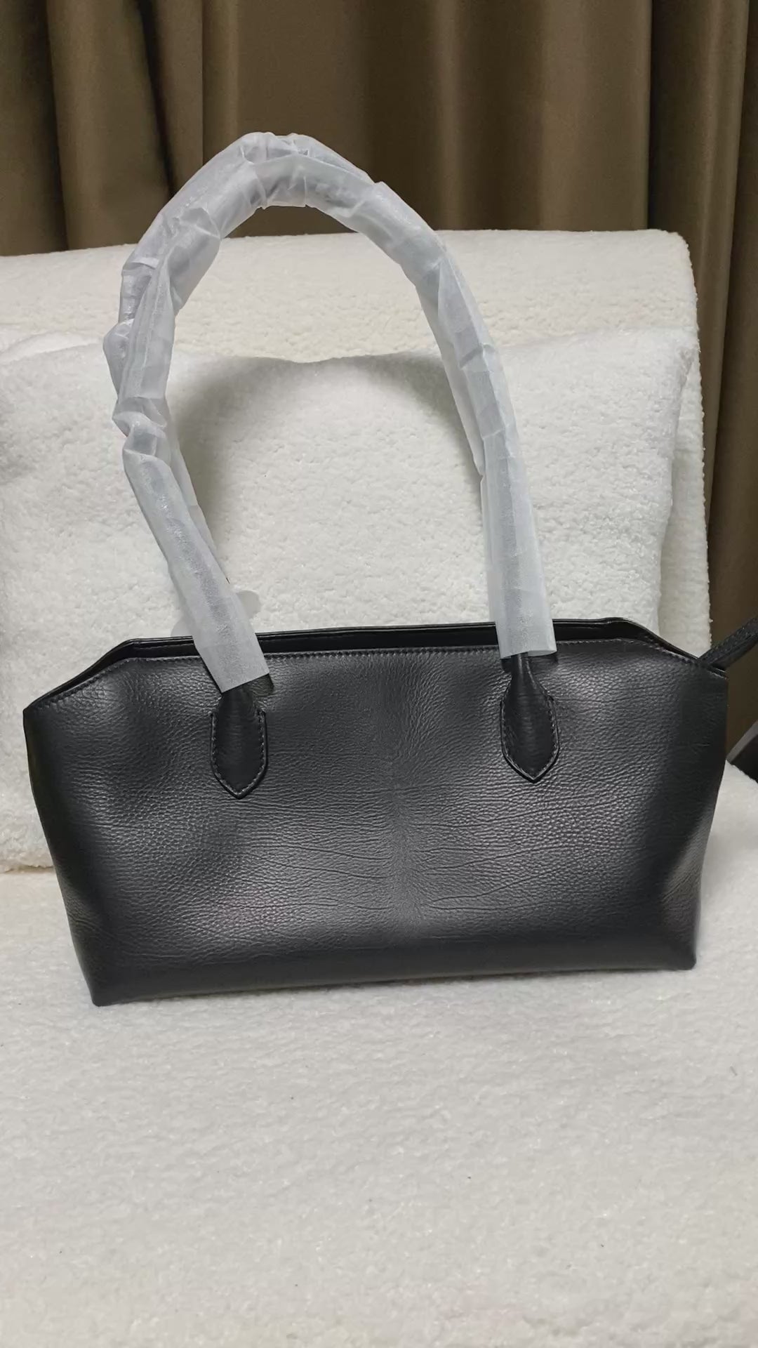 Marlo-Style Quiet-Luxury Baby Calfskin Zip-Top Tote Bag, Logo-Free Minimalist Shoulder Handbag