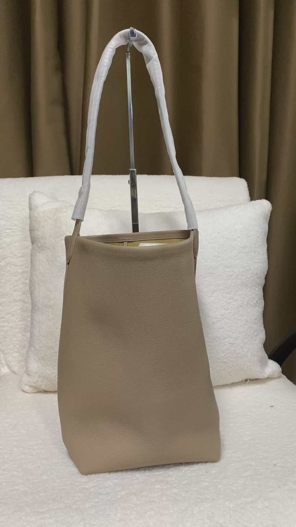 Full-Grain Leather Slouchy Tote Bucket Bag