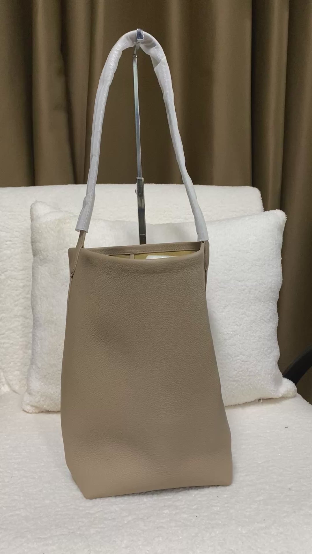Full-Grain Leather Slouchy Tote Bucket Bag