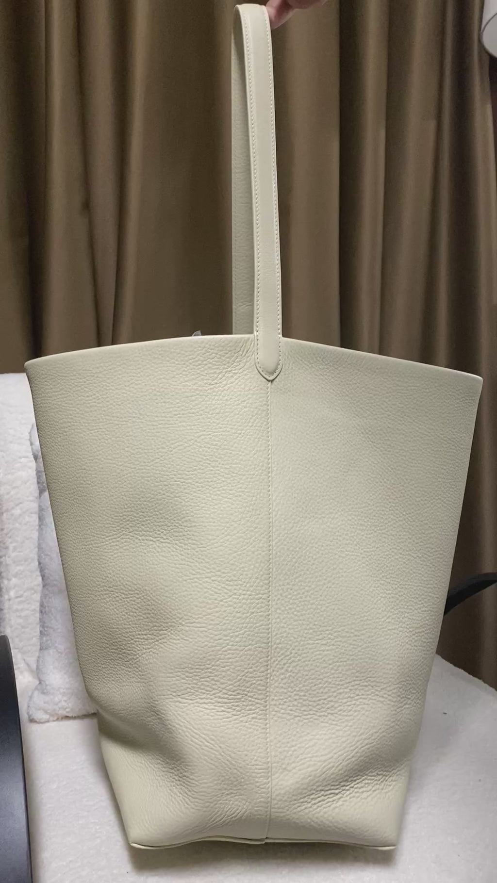 Full-Grain Leather Slouchy Tote Bucket Bag